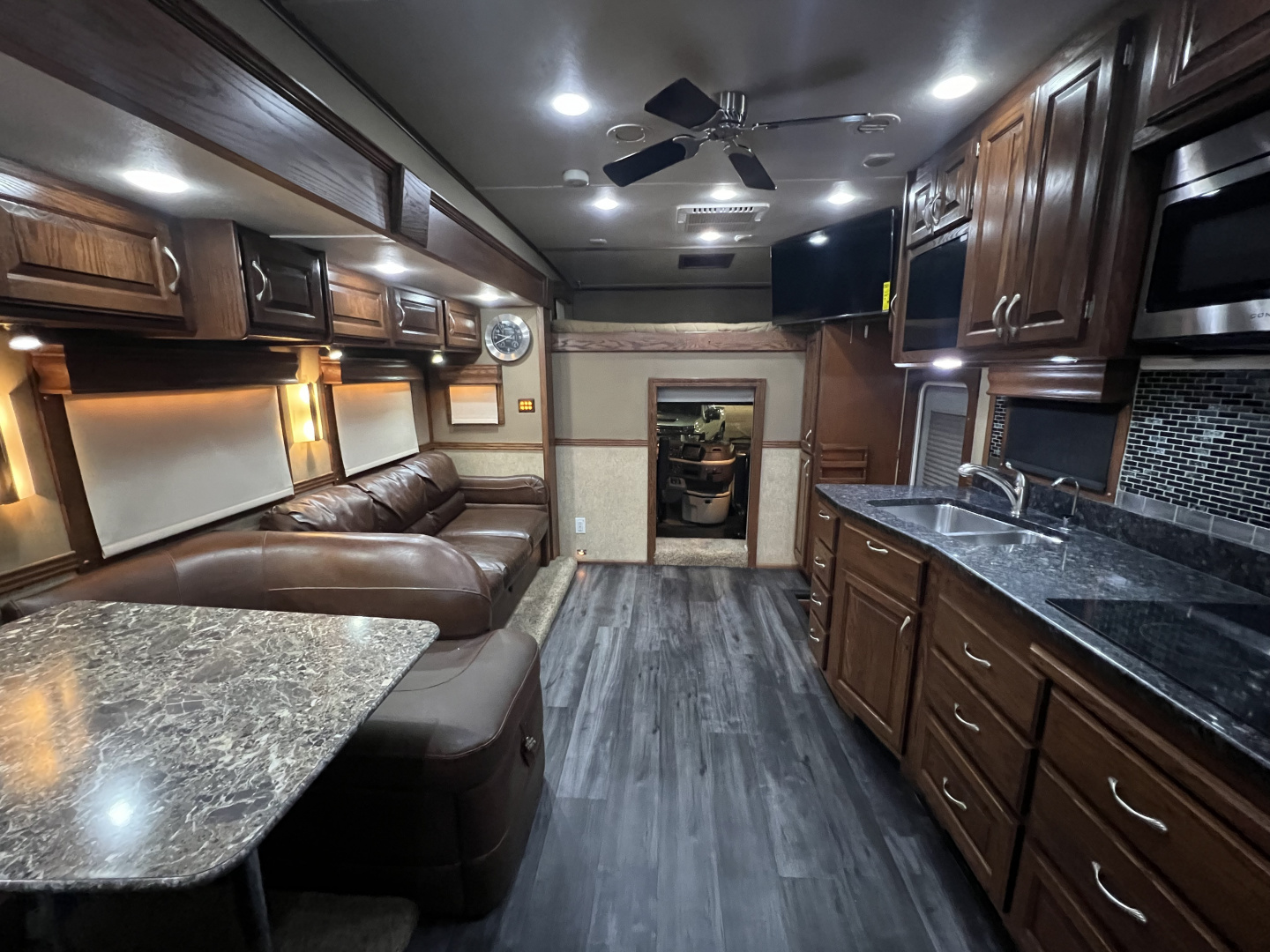 Used 2014 Showhauler 45’ Motorcoach