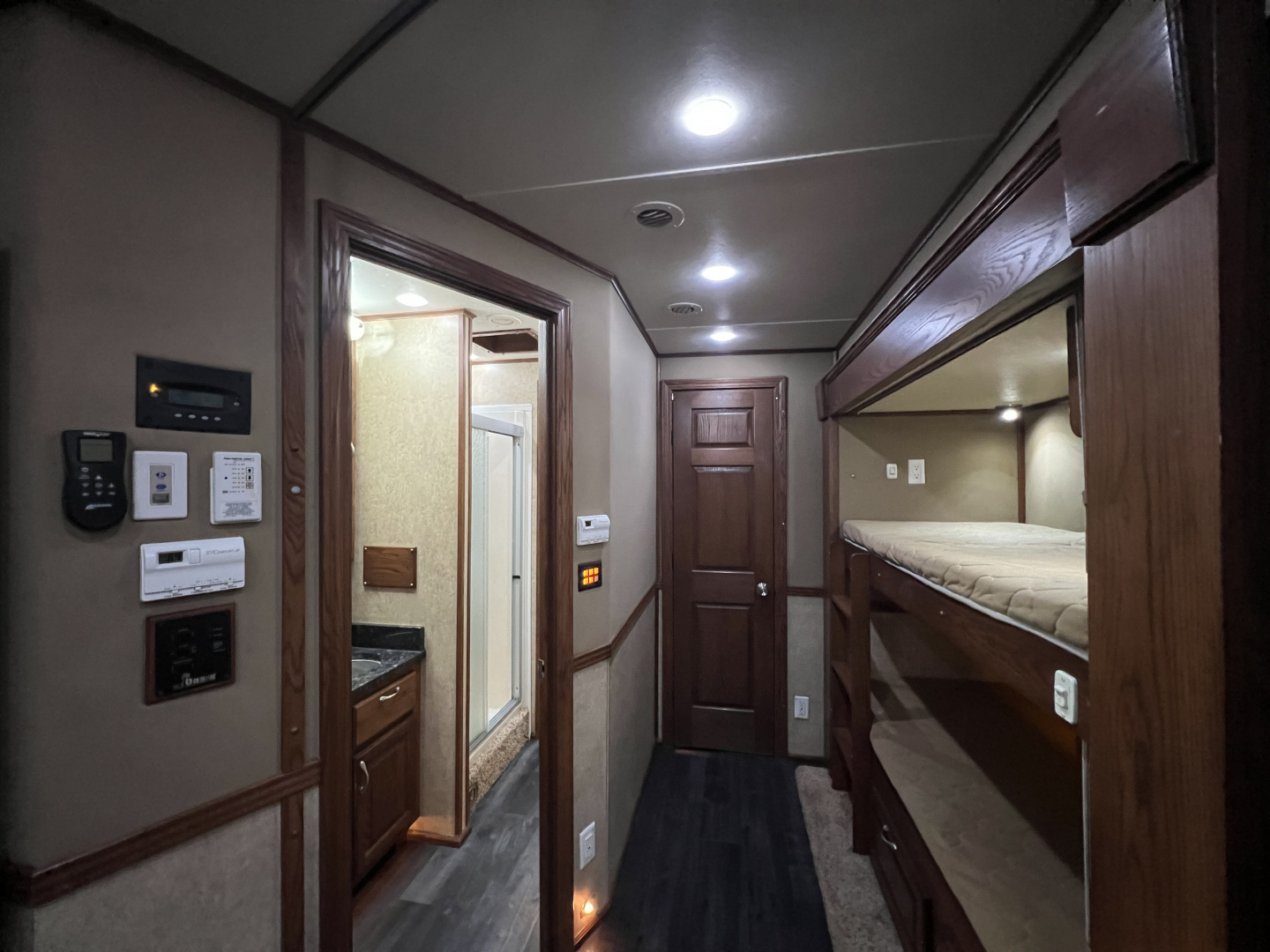 Used 2014 Showhauler 45’ Motorcoach