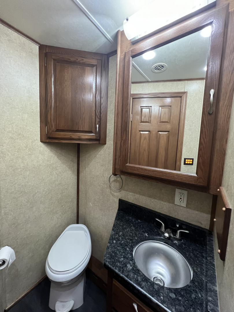 Used 2014 Showhauler 45’ Motorcoach