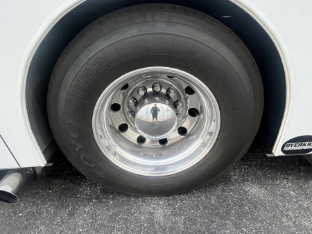 Used 2014 Showhauler 45’ Motorcoach