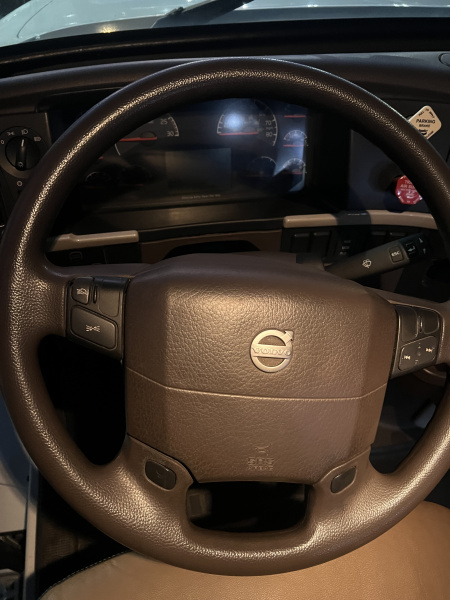 Used 2014 Showhauler 45’ Motorcoach