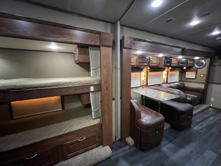 Used 2014 Showhauler 45’ Motorcoach