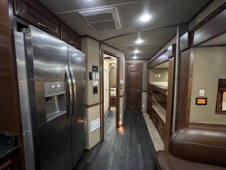 Used 2014 Showhauler 45’ Motorcoach