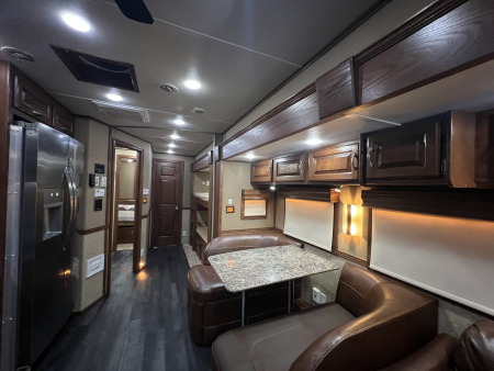 Used 2014 Showhauler 45’ Motorcoach