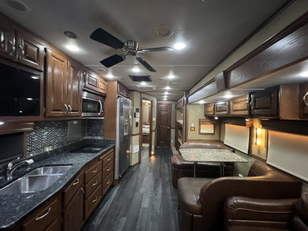 Used 2014 Showhauler 45’ Motorcoach