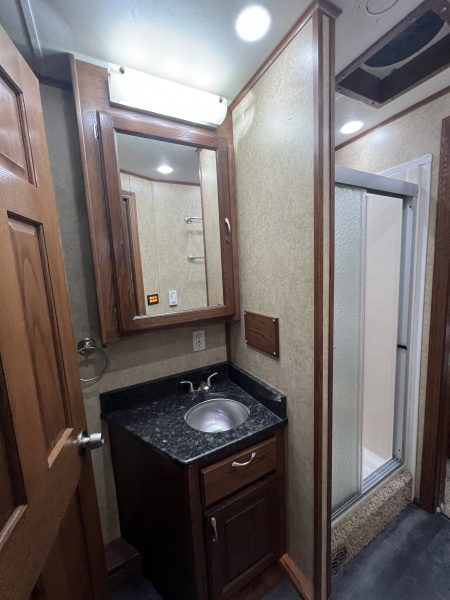 Used 2014 Showhauler 45’ Motorcoach
