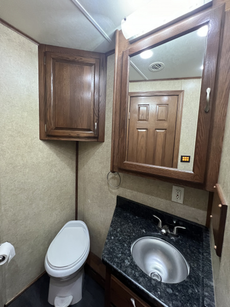 Used 2014 Showhauler 45’ Motorcoach