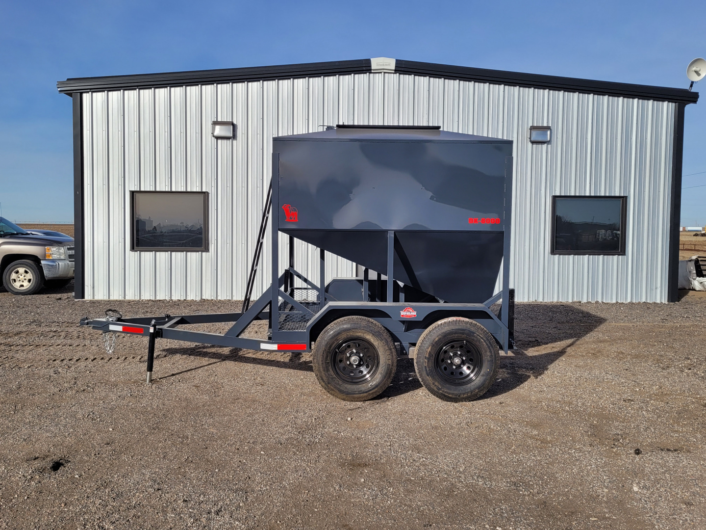 New 2026 DY-Klass 8000 LB Mobile Grain Bin