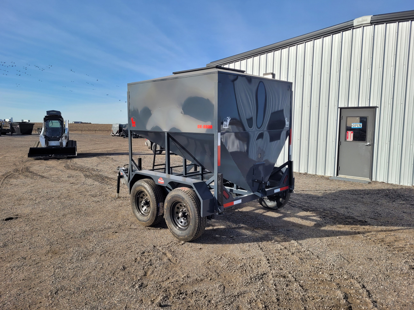 New 2026 DY-Klass 8000 LB Mobile Grain Bin