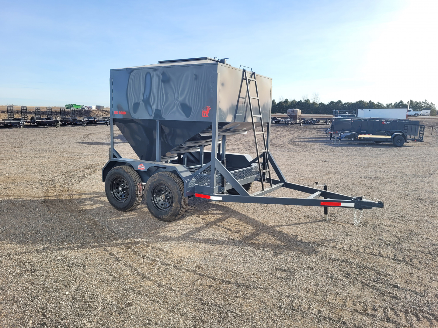 New 2026 DY-Klass 8000 LB Mobile Grain Bin