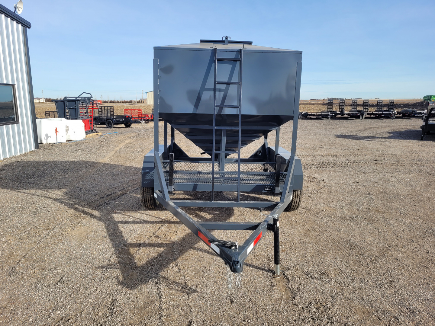 New 2026 DY-Klass 8000 LB Mobile Grain Bin