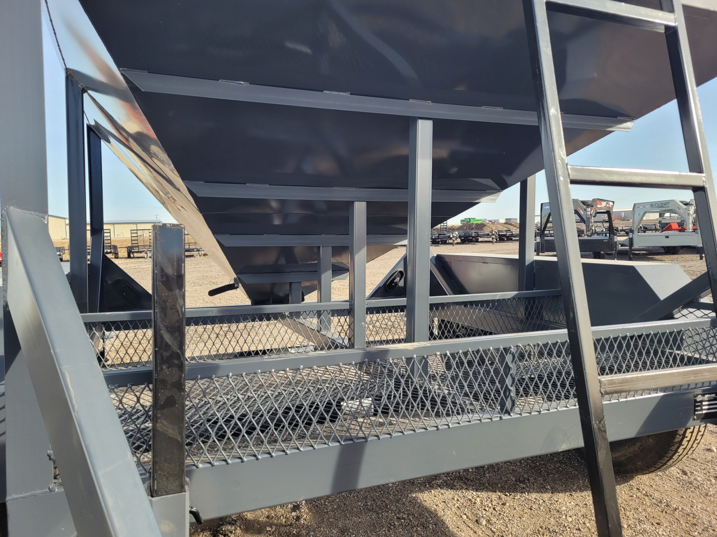 New 2026 DY-Klass 8000 LB Mobile Grain Bin