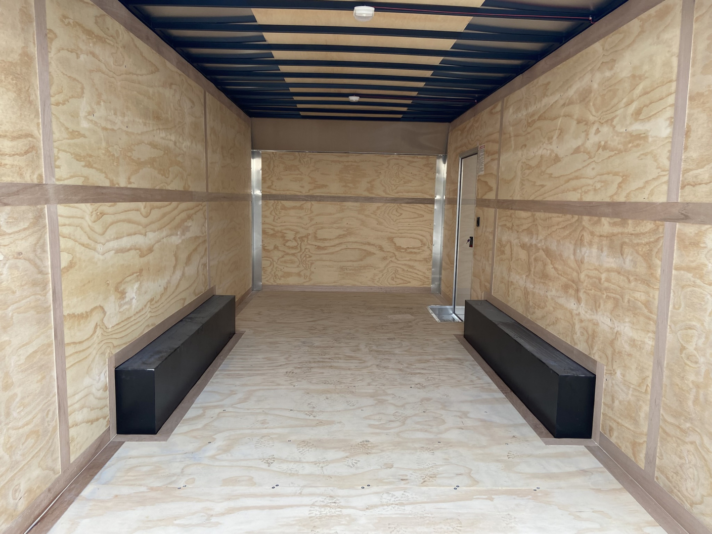 New United UXT 8.5X18 Cargo Enclosed Trailer