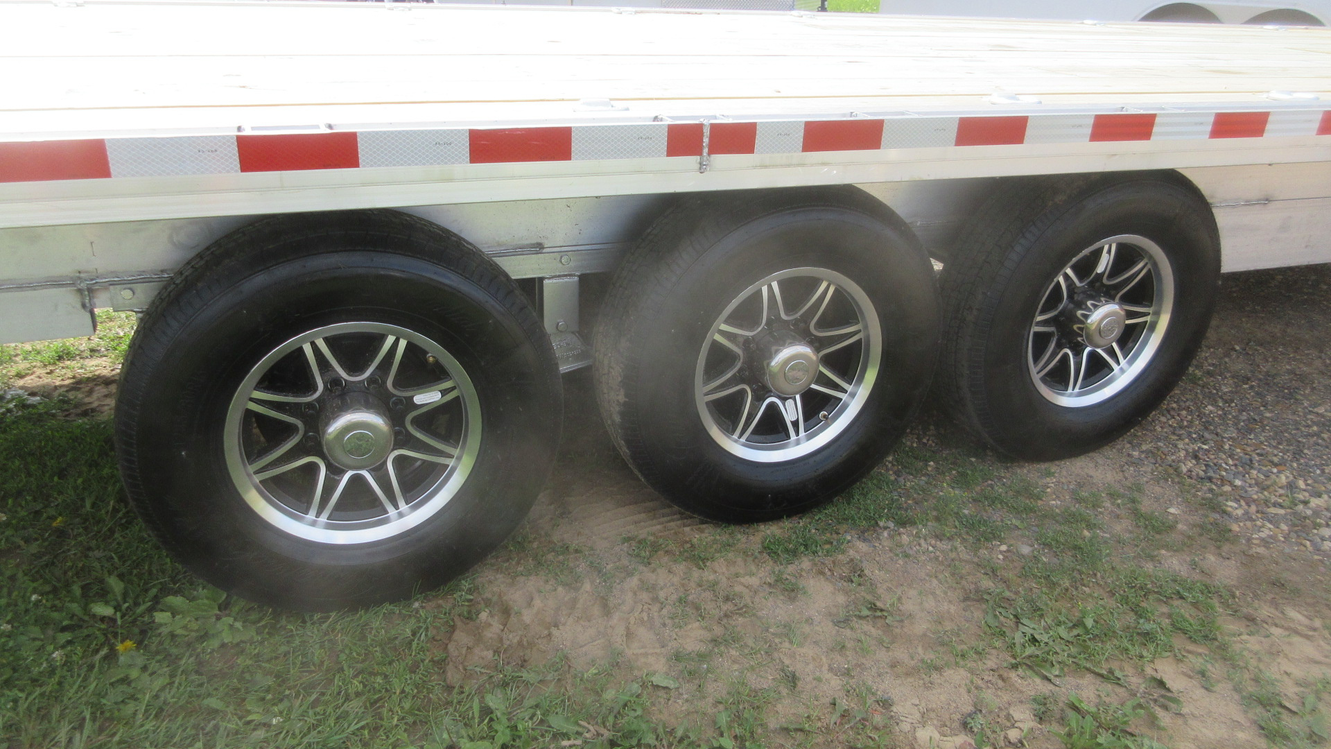 New 2026 Wolverine Trailers Aluminum 21k Deckover Trailer