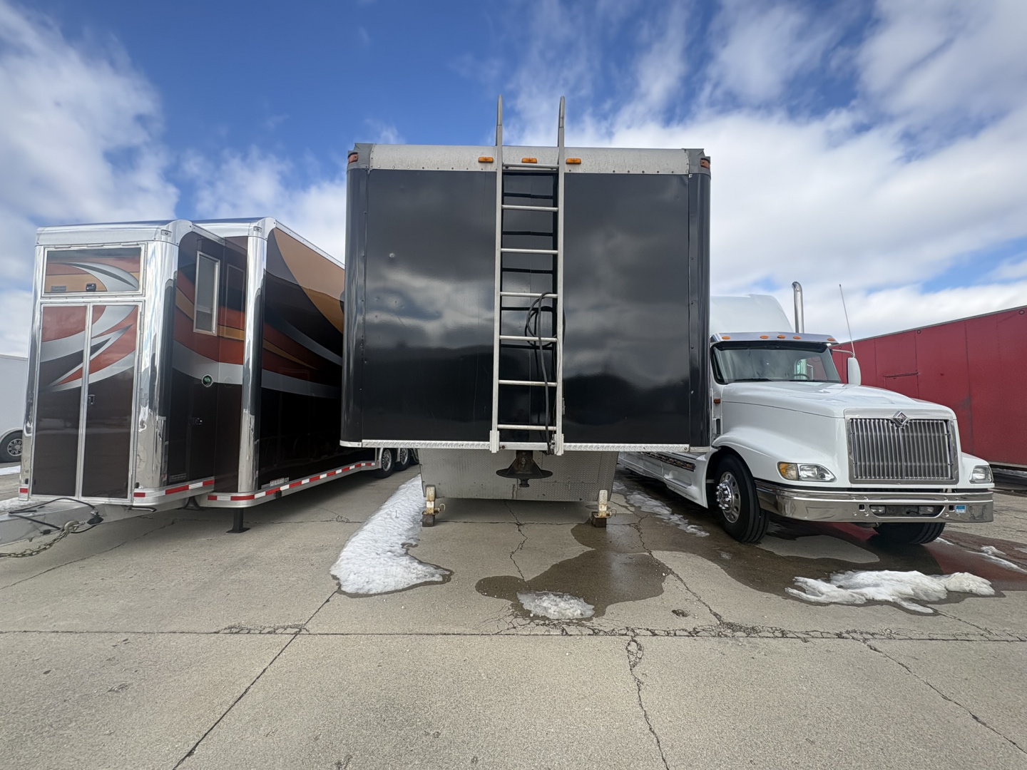 Used 40ft Cobra Lift Gate Stacker