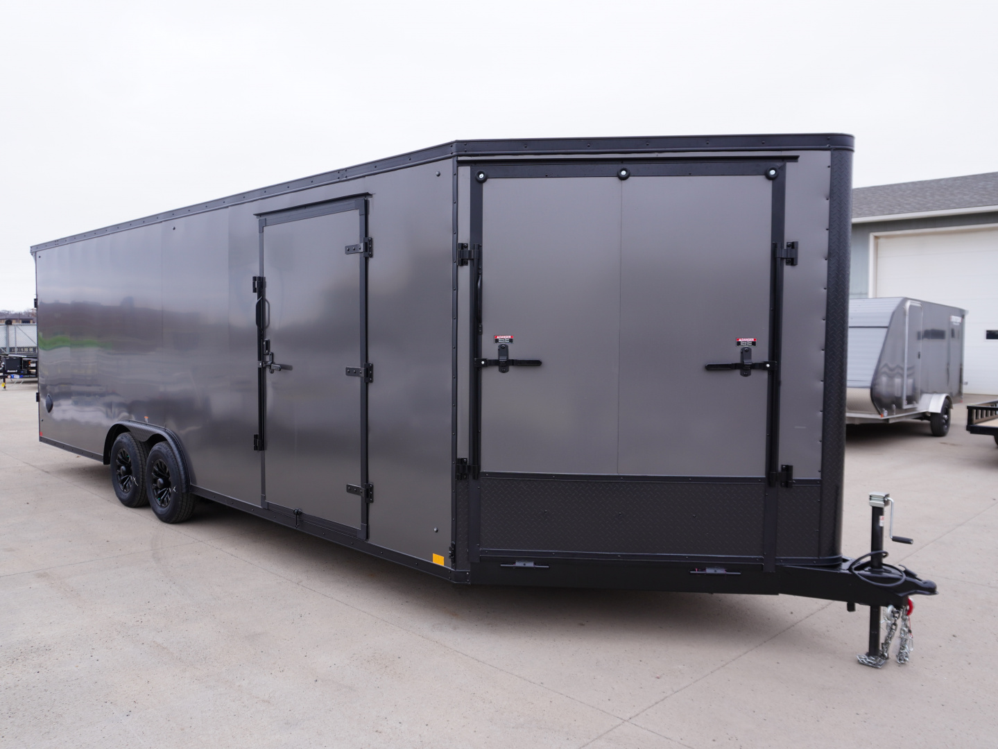 New 2026 Discovery Trailers 8.5X24+5'V Enclosed Car Hauler
