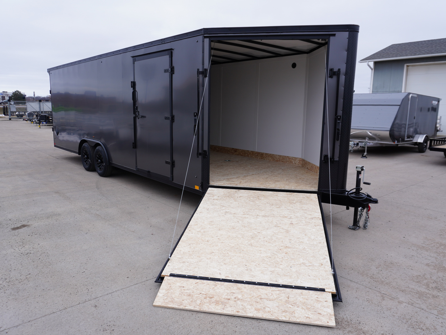 New 2026 Discovery Trailers 8.5X24+5'V Enclosed Car Hauler
