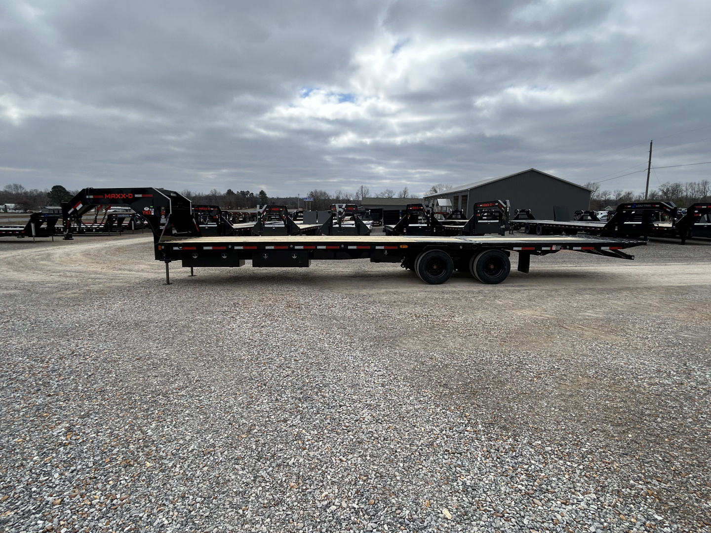 New 2026 MAXXD Hydraulic Dovetail Gooseneck Trailer | 102" x 34' | 40K GVWR