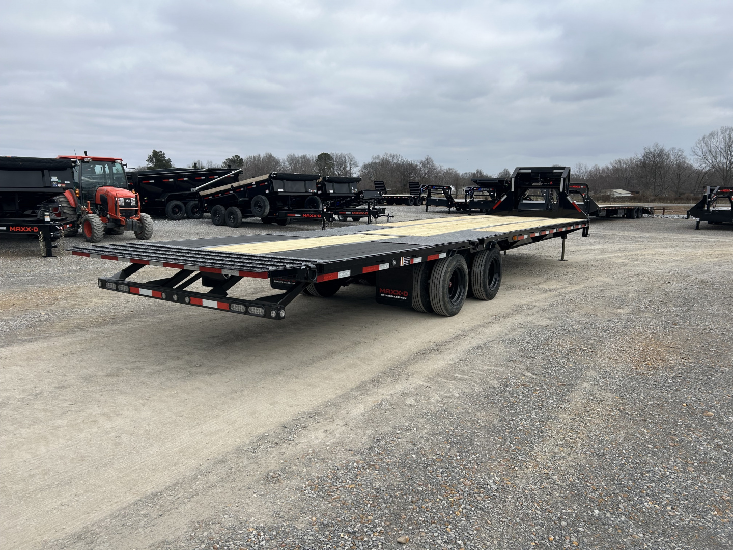 New 2026 MAXXD Hydraulic Dovetail Gooseneck Trailer | 102" x 34' | 40K GVWR
