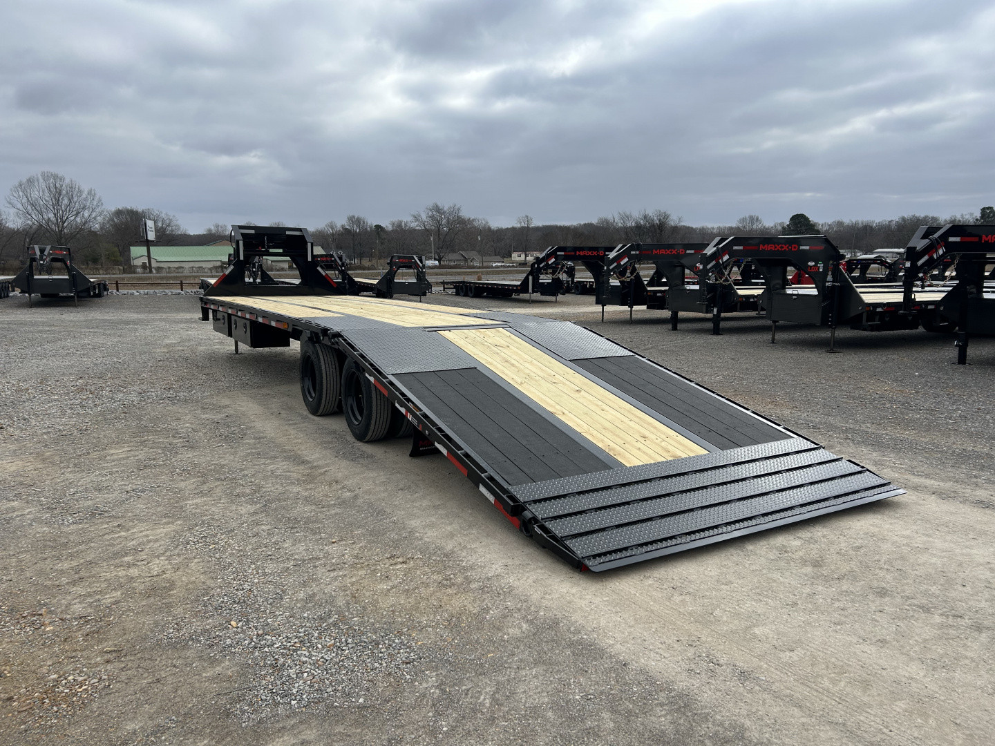 New 2026 MAXXD Hydraulic Dovetail Gooseneck Trailer | 102" x 34' | 40K GVWR