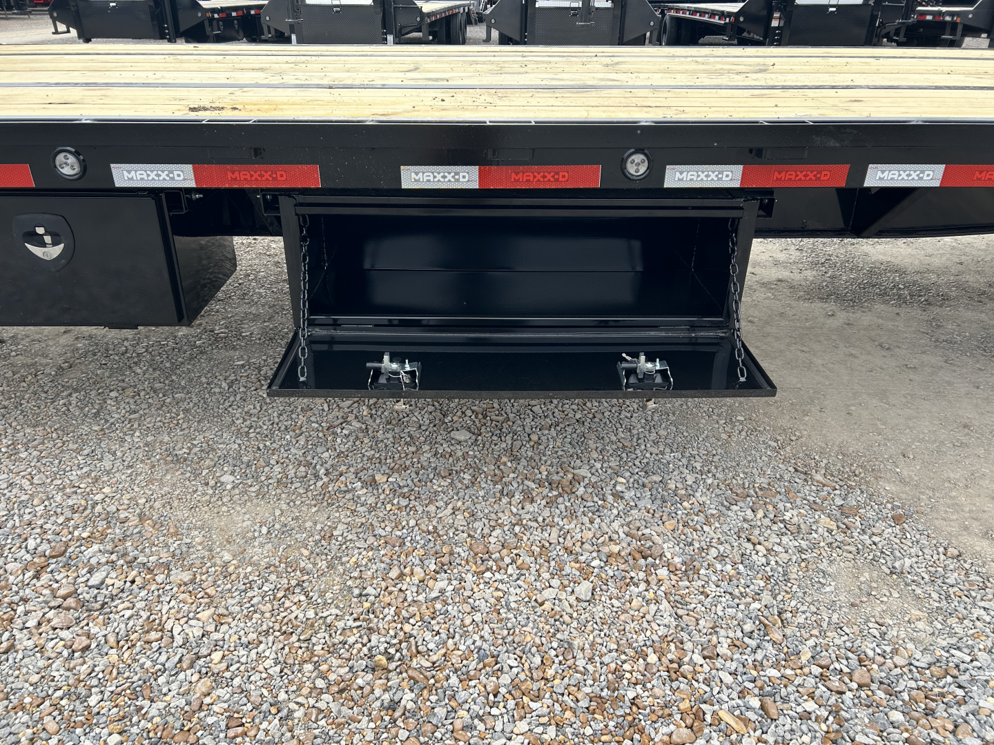 New 2026 MAXXD Hydraulic Dovetail Gooseneck Trailer | 102" x 34' | 40K GVWR