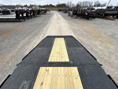 New 2026 MAXXD Hydraulic Dovetail Gooseneck Trailer | 102" x 34' | 40K GVWR