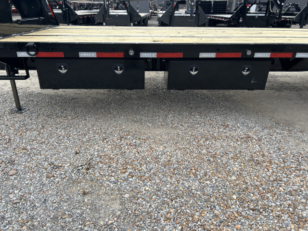 New 2026 MAXXD Hydraulic Dovetail Gooseneck Trailer | 102" x 34' | 40K GVWR