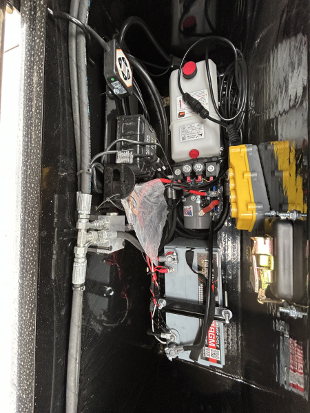 New 2026 MAXXD Hydraulic Dovetail Gooseneck Trailer | 102" x 34' | 40K GVWR