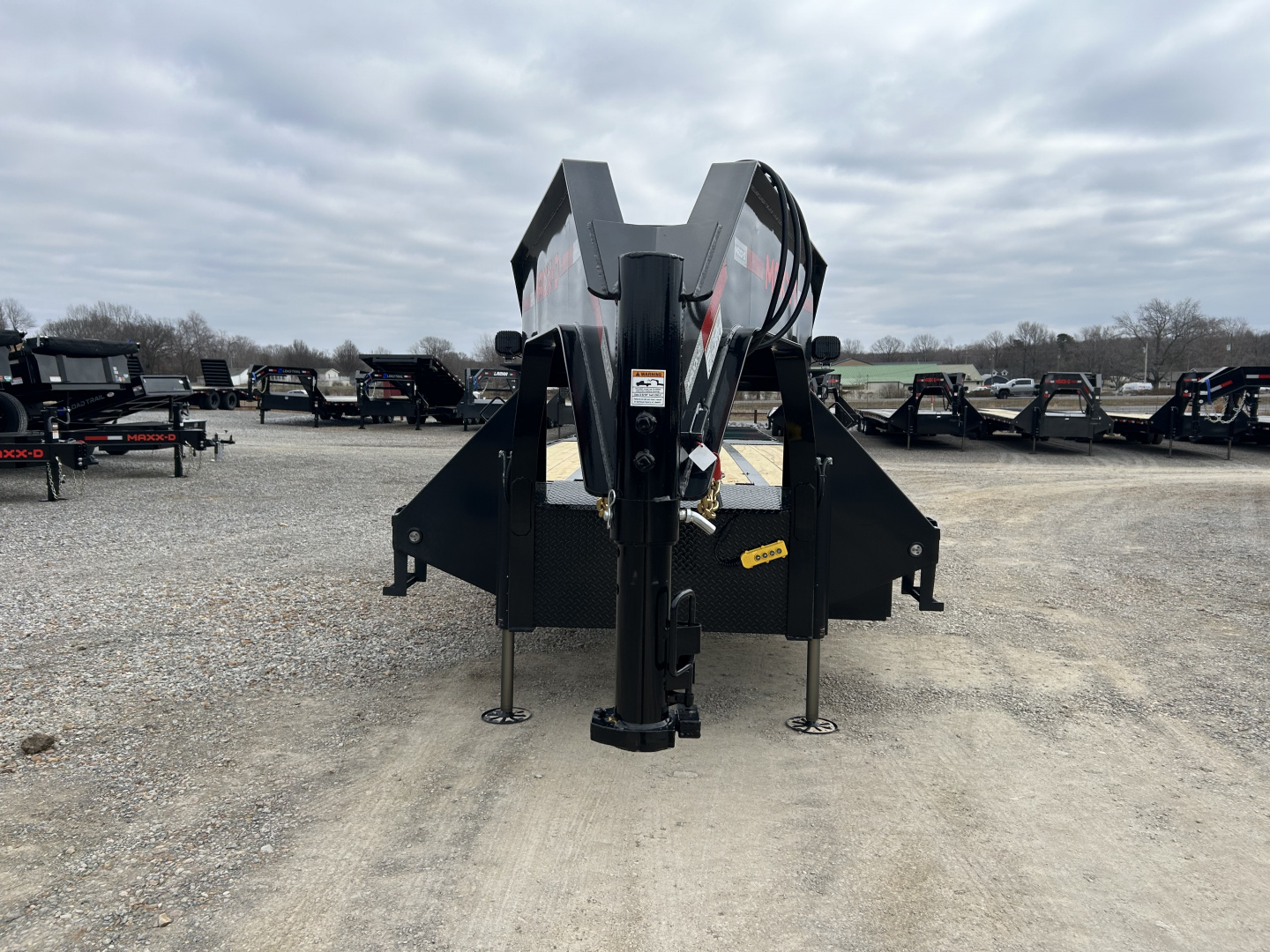 New 2026 MAXXD Hydraulic Dovetail Gooseneck Trailer | 36' x 102' 30K GVWR