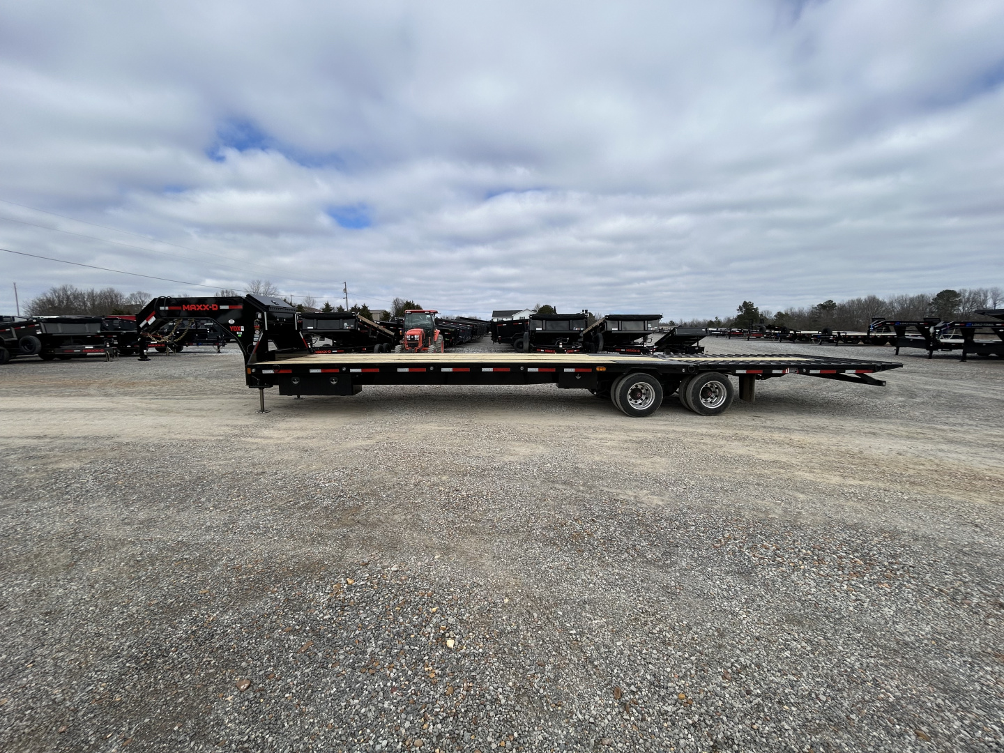 New 2026 MAXXD Hydraulic Dovetail Gooseneck Trailer | 36' x 102' 30K GVWR