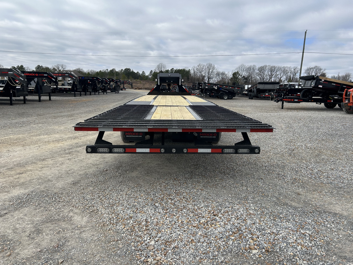 New 2026 MAXXD Hydraulic Dovetail Gooseneck Trailer | 36' x 102' 30K GVWR