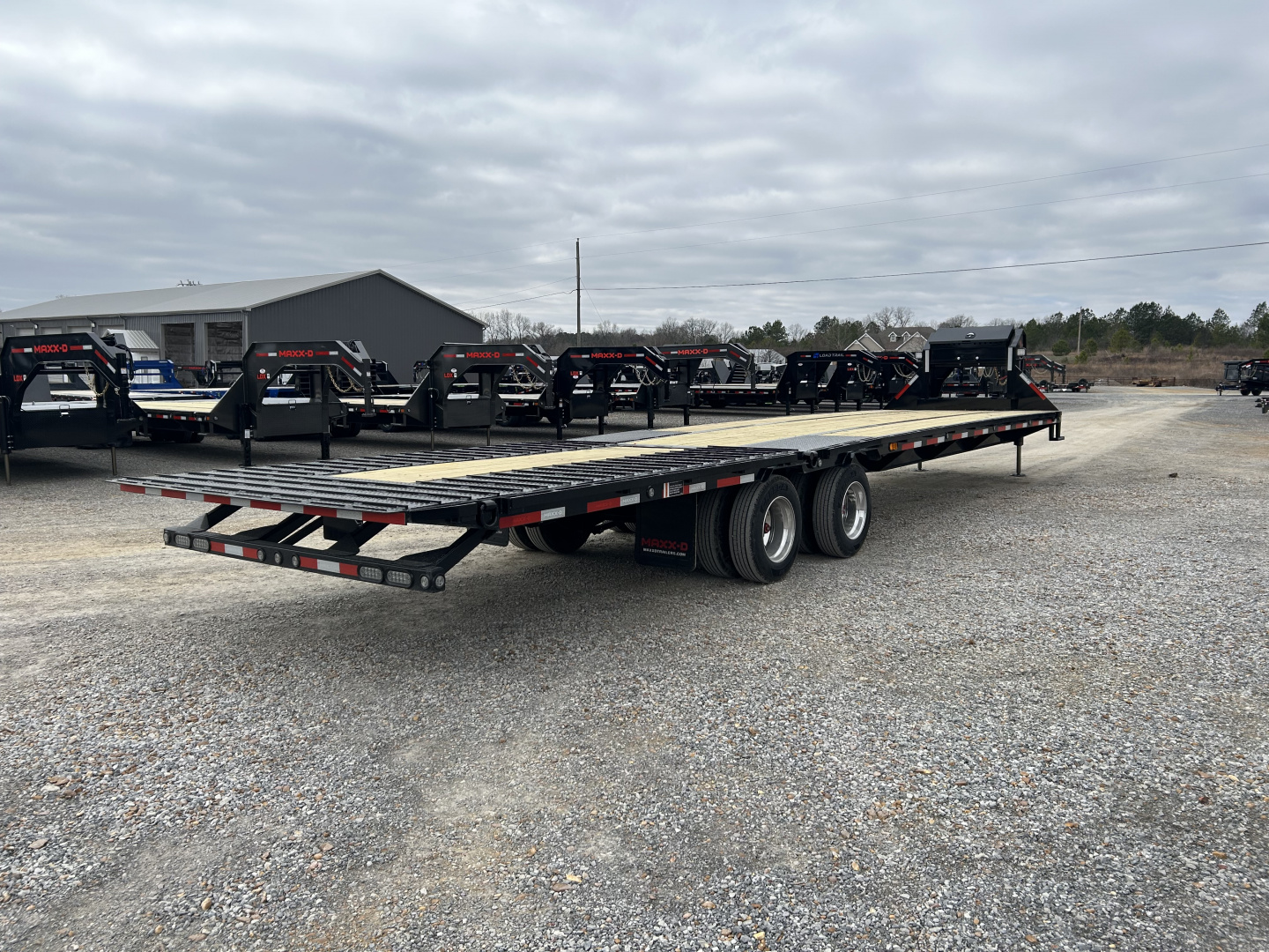 New 2026 MAXXD Hydraulic Dovetail Gooseneck Trailer | 36' x 102' 30K GVWR