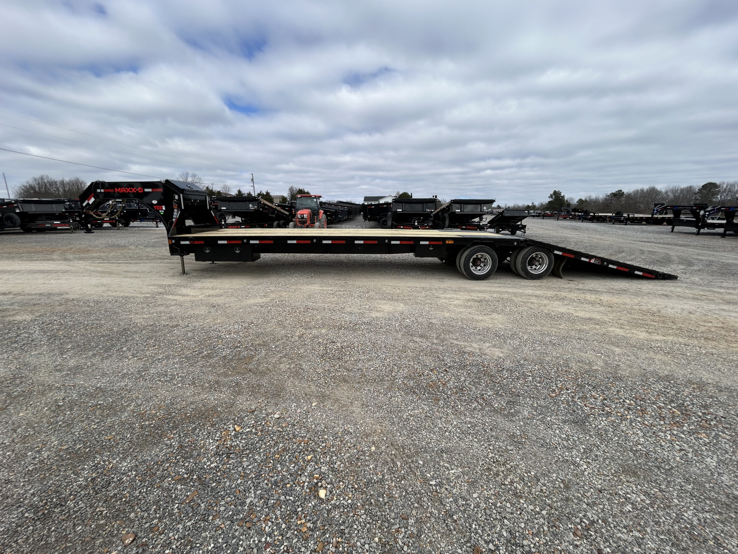 New 2026 MAXXD Hydraulic Dovetail Gooseneck Trailer | 36' x 102' 30K GVWR