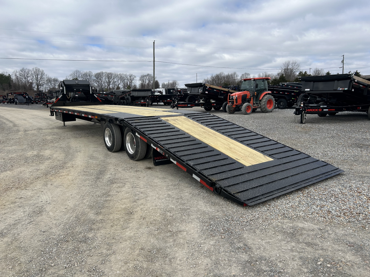 New 2026 MAXXD Hydraulic Dovetail Gooseneck Trailer | 36' x 102' 30K GVWR