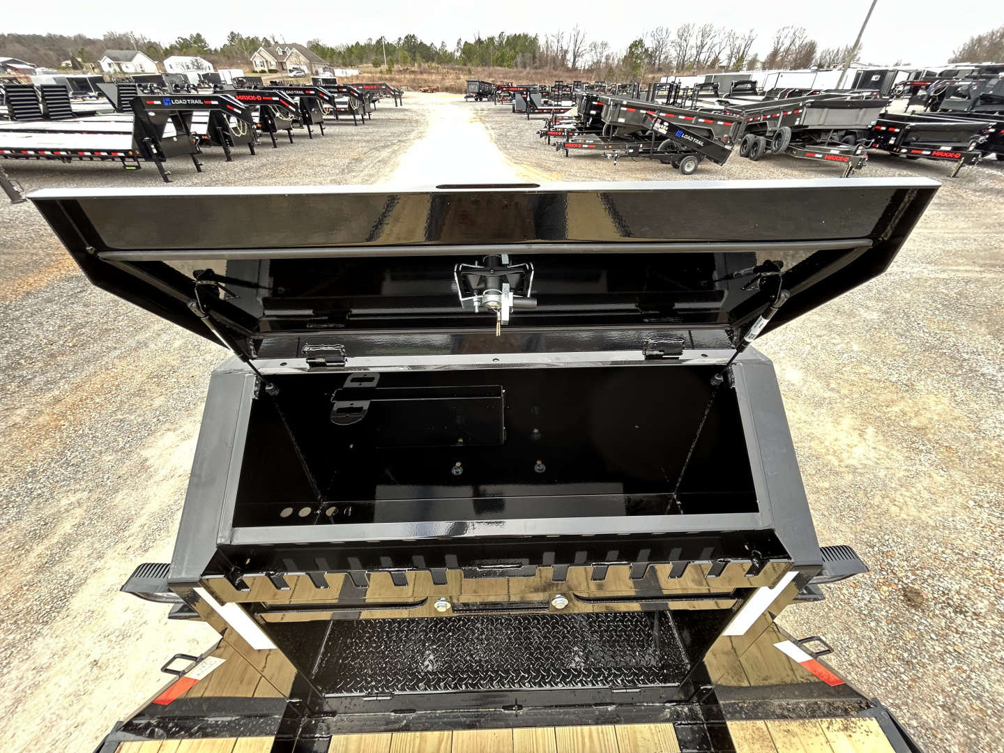 New 2026 MAXXD Hydraulic Dovetail Gooseneck Trailer | 36' x 102' 30K GVWR