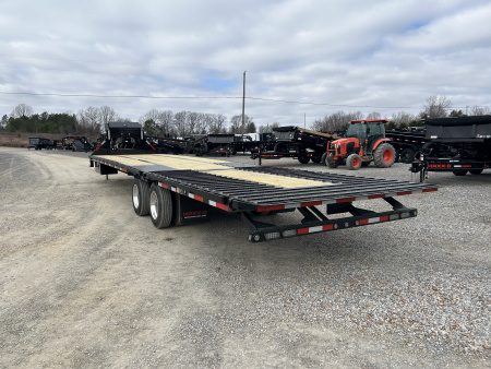 New 2026 MAXXD Hydraulic Dovetail Gooseneck Trailer | 36' x 102' 30K GVWR