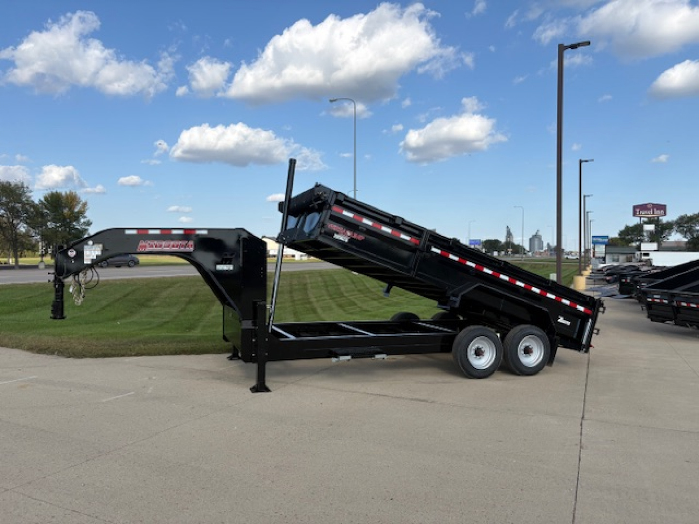 New 2026 Midsota 16 ft Gooseneck Dump Trailer 18,400 GVWR