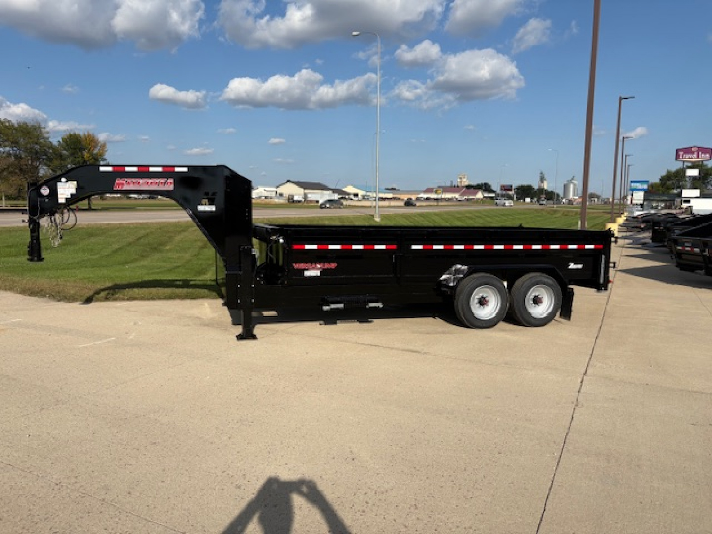 New 2026 Midsota 16 ft Gooseneck Dump Trailer 18,400 GVWR