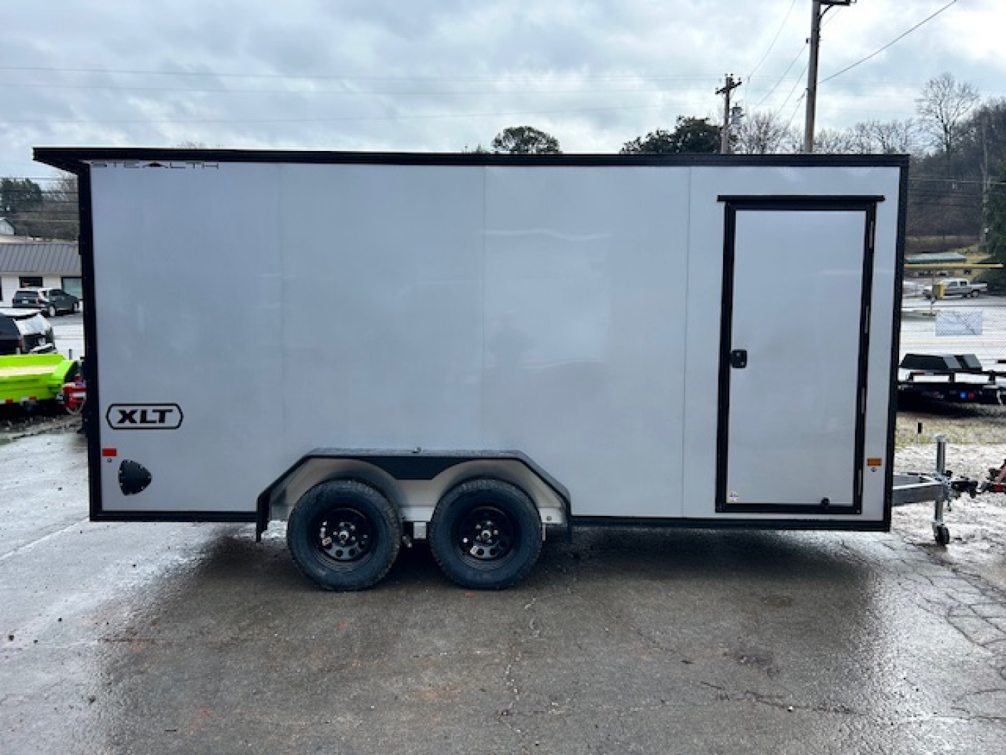 New Stealth Aluminum Enclosed 7x16 XLT Pro Series 7K- Windstar Silver W/ Black Trim & Wing