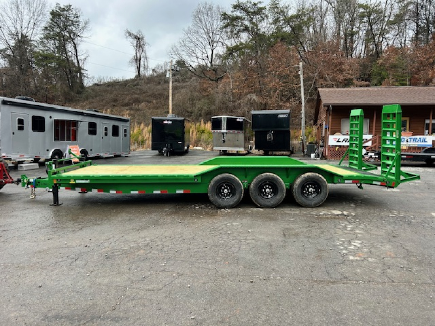 New Load Trail Equipment 102x24 21k Hunter Green