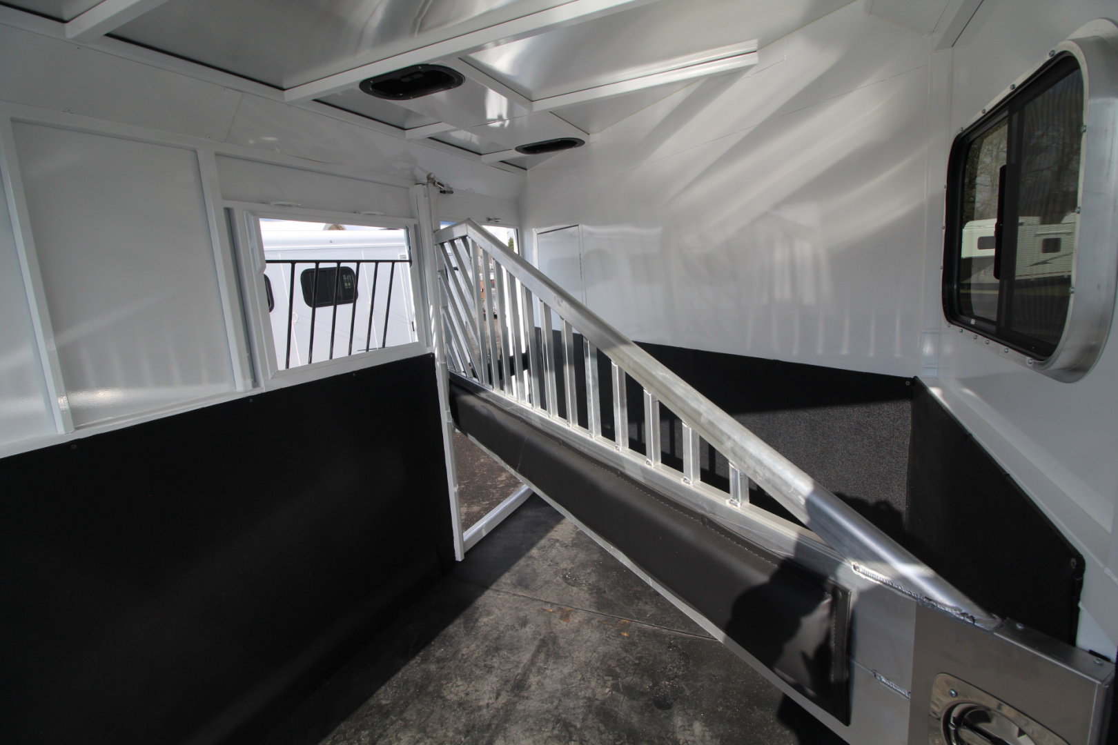 New 2026 Trails West Classic 7x7 Living Quarters Weekender 2 Horse Trailer