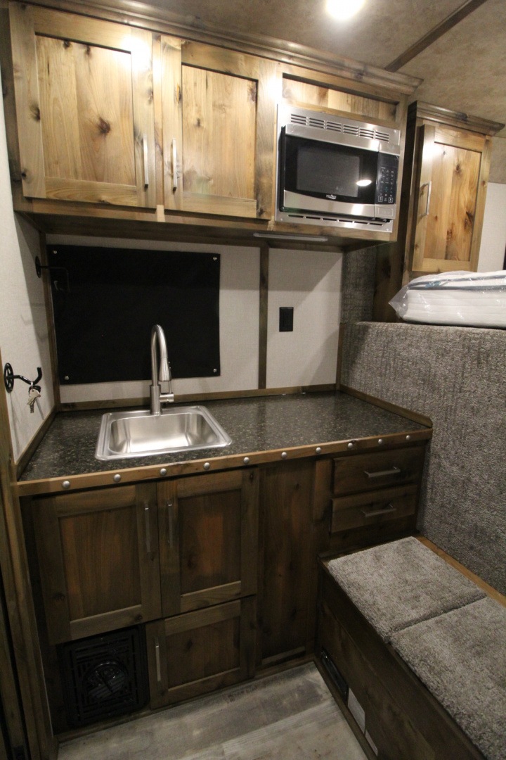 New 2026 Trails West Classic 7x7 Living Quarters Weekender 2 Horse Trailer