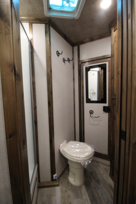 New 2026 Trails West Classic 7x7 Living Quarters Weekender 2 Horse Trailer