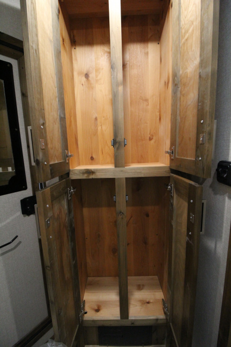 New 2026 Trails West Classic 7x7 Living Quarters Weekender 2 Horse Trailer