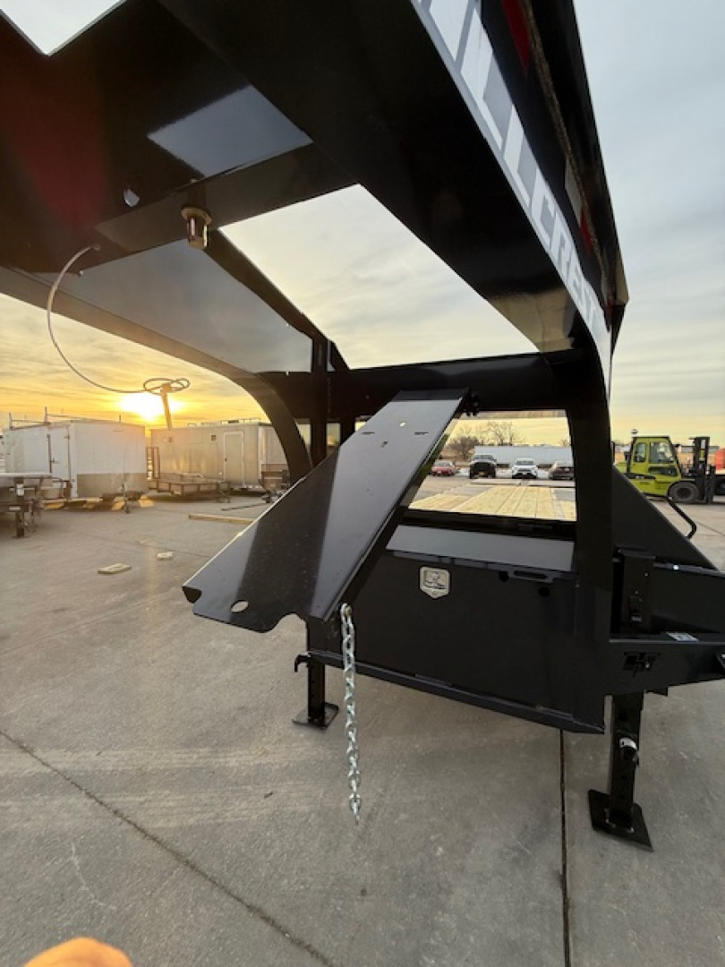 New 2026 Hillcrest Charcoal 102"x35'+5' 25.9k Gooseneck Deckover Flatbed Trailer