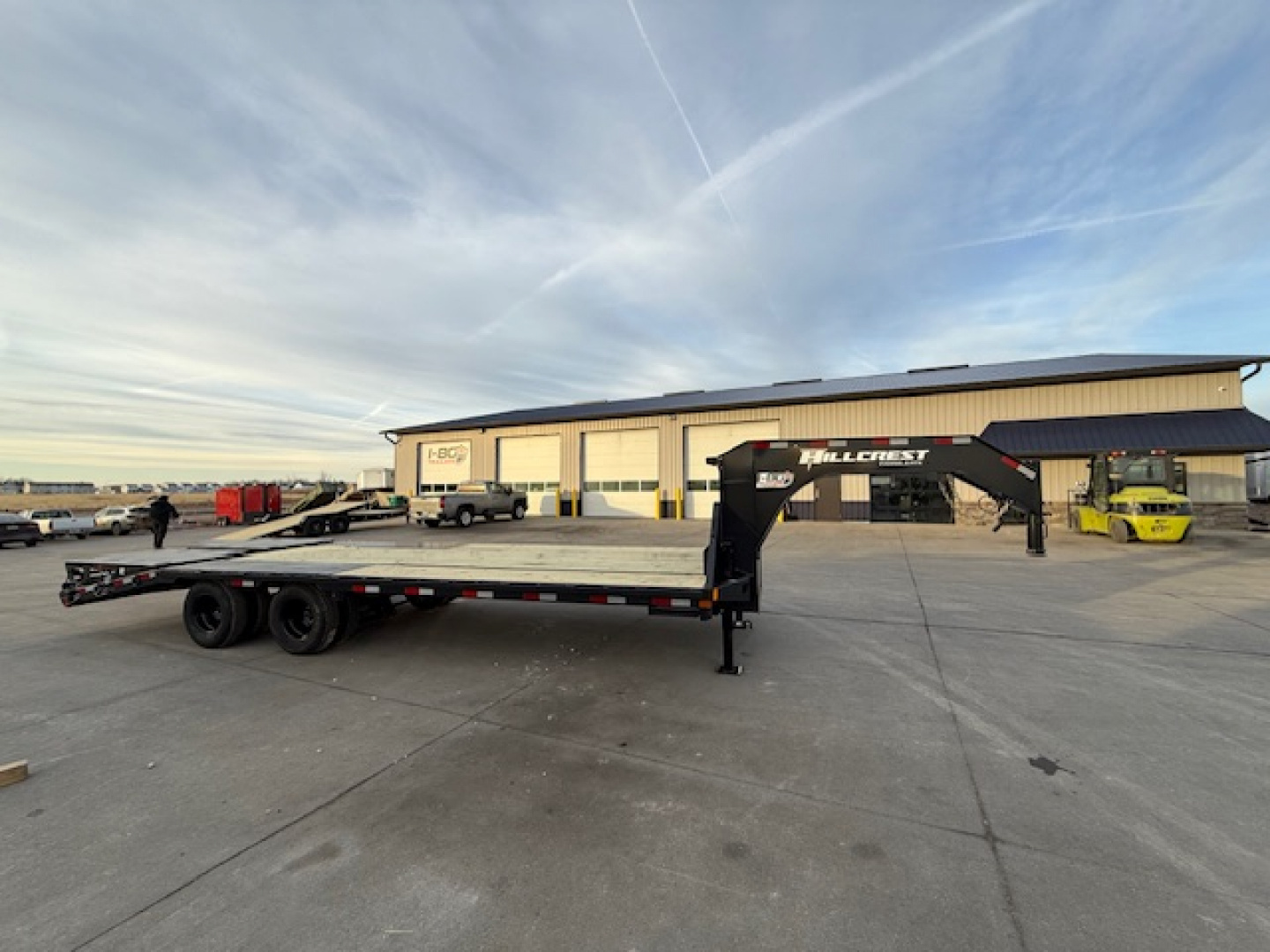New 2026 Hillcrest Charcoal 102"x35'+5' 25.9k Gooseneck Deckover Flatbed Trailer