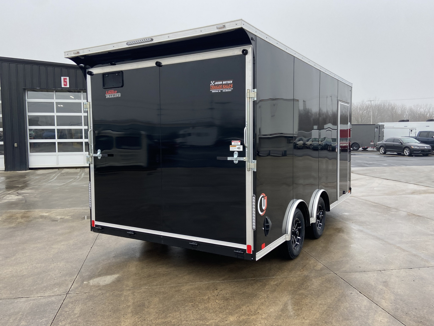 New United Trailers UJ Cargo / Enclosed Trailer 16'