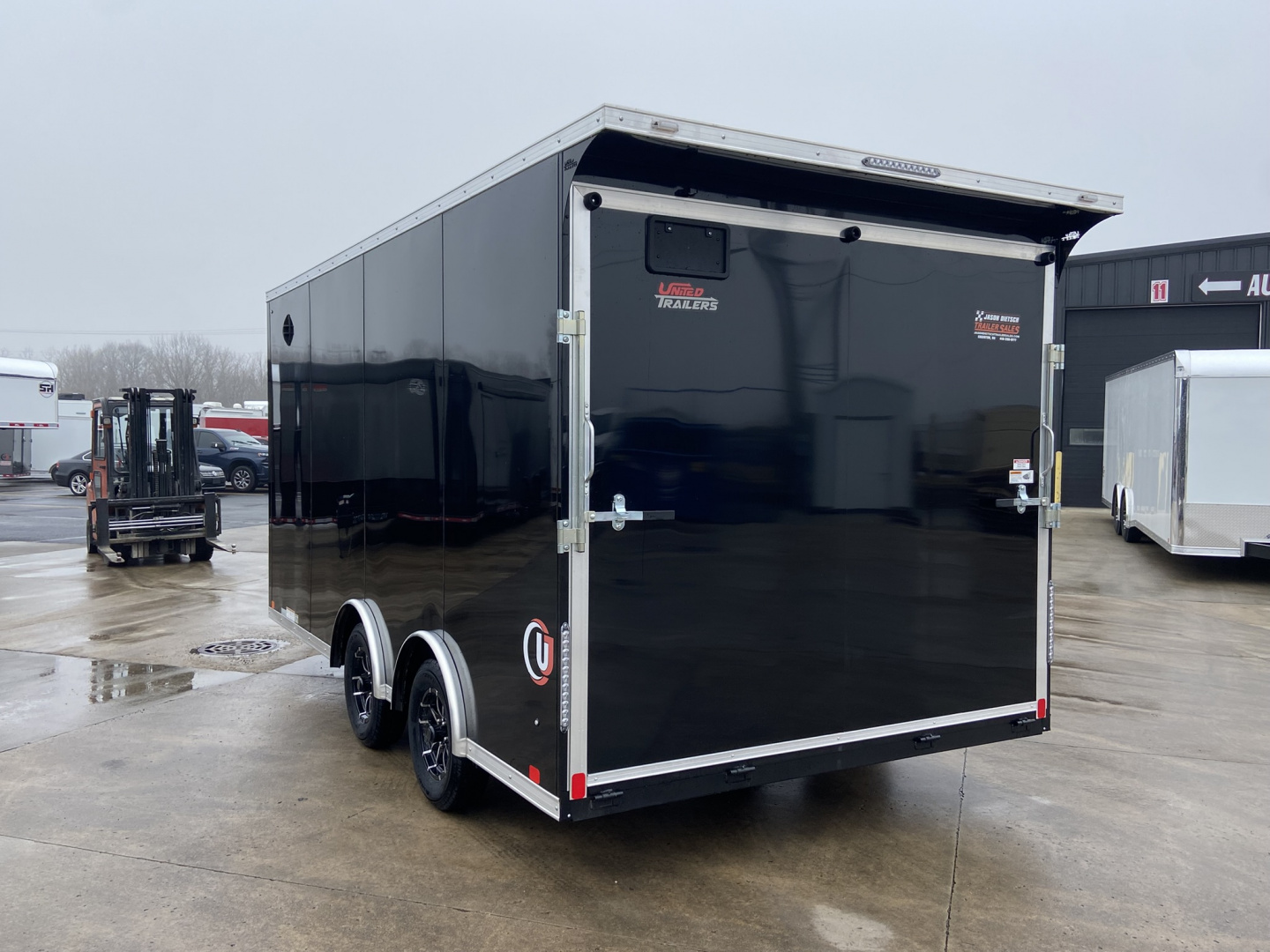 New United Trailers UJ Cargo / Enclosed Trailer 16'