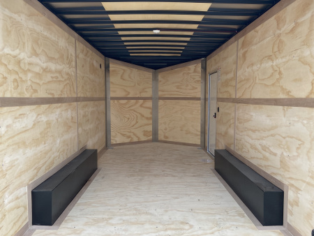 New United Trailers UJ Cargo / Enclosed Trailer 16'
