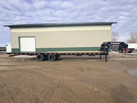 New 2026 34' PJ GN Low-Pro Dually Hyd Dove Flatbed Trailer